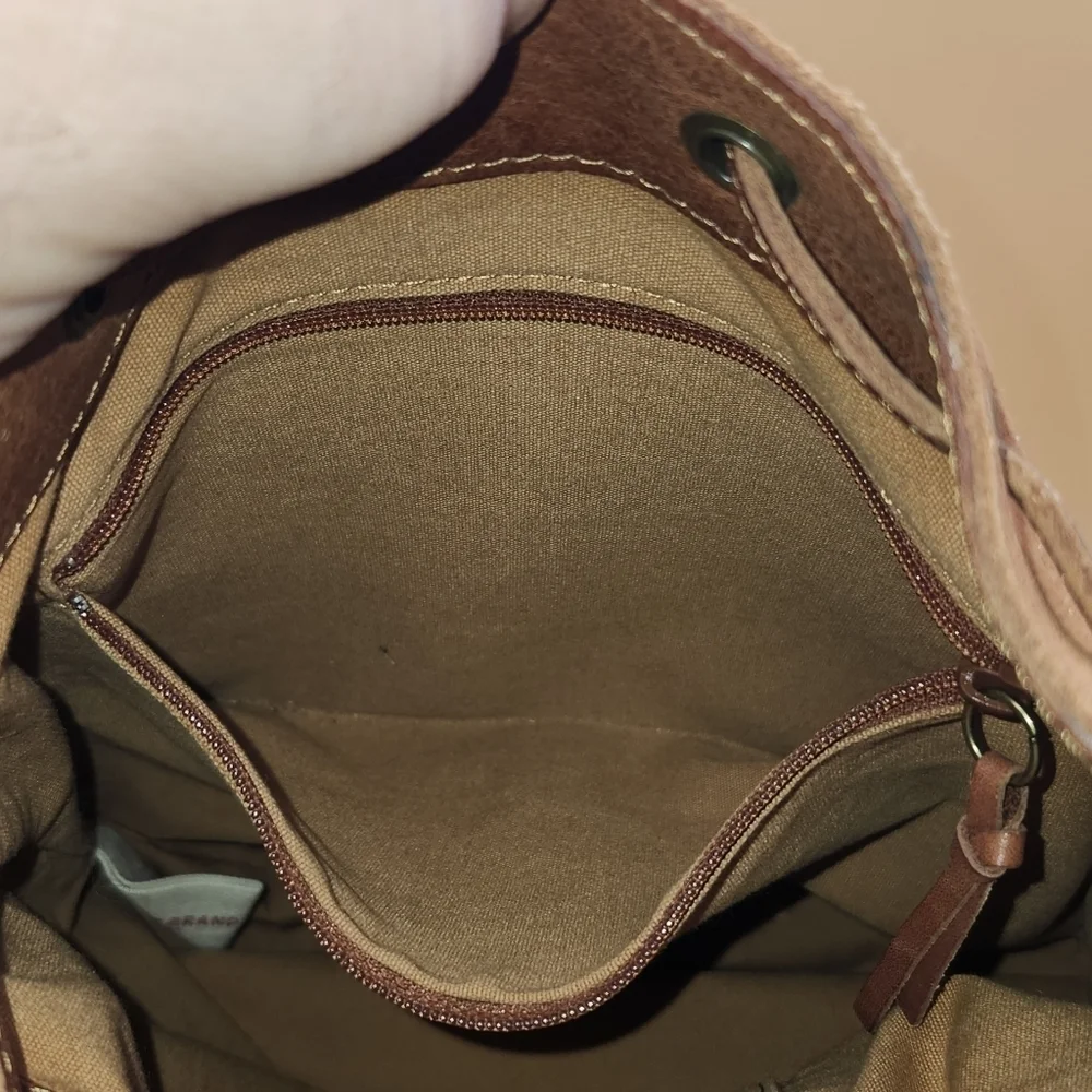 CLEARANCE! Lucky Brand 100% Real Leather Bucket Bag, Like New Condition - Picture 4 of 7